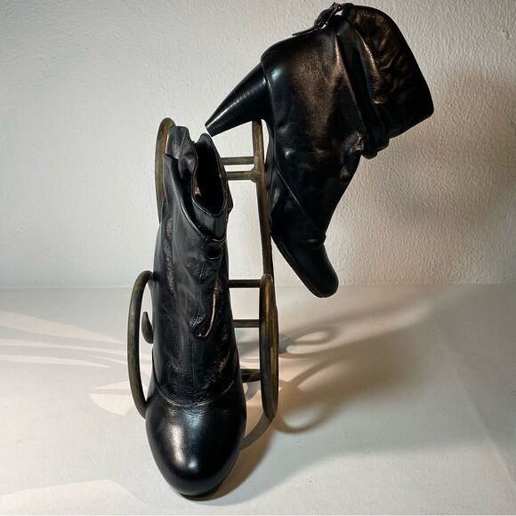 BCBGeneration black leather merri heeled boot 9.5 - Picture 2 of 10